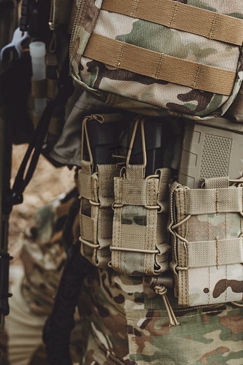 Pouch per caricatori pistola Multicamo di 8FIELDS