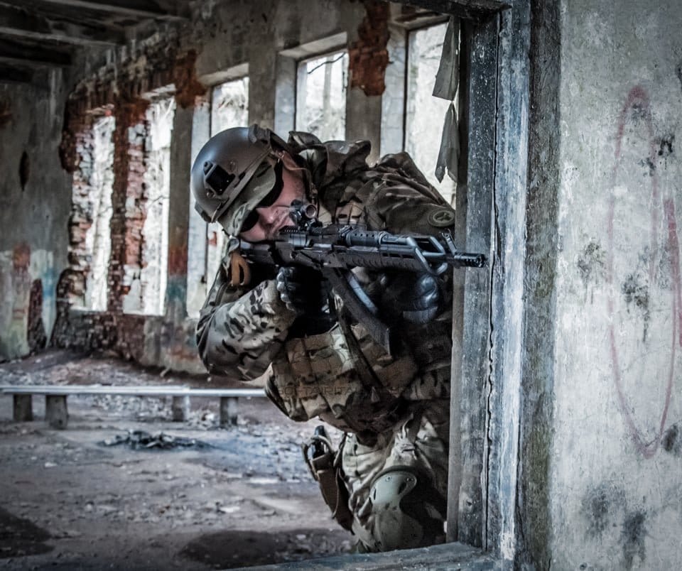 Open Top Triple Mag Pouch 7.62x39 di 8FIELDS