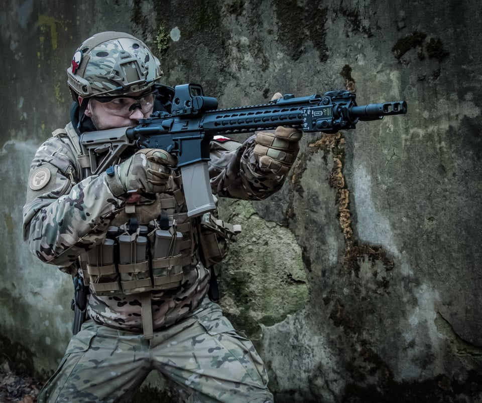 Triple Stacker M4/M16/AR-15 Mag Pouch di 8FIELDS