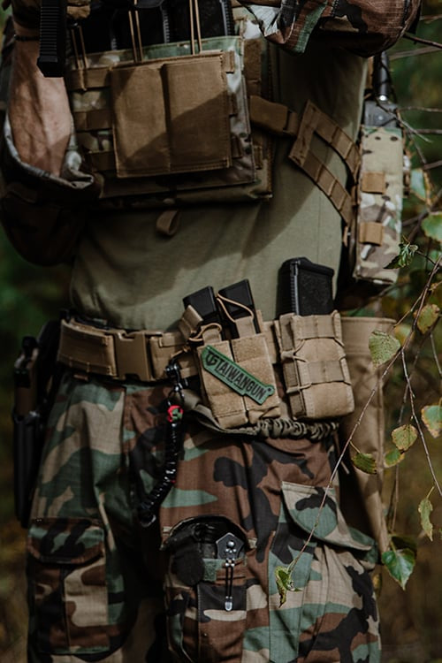 Open Top Double Pistol Mag Pouch di 8FIELDS