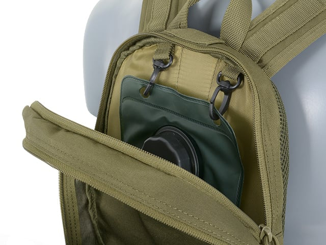 Zaino Tattico 10L Olive di 8FIELDS