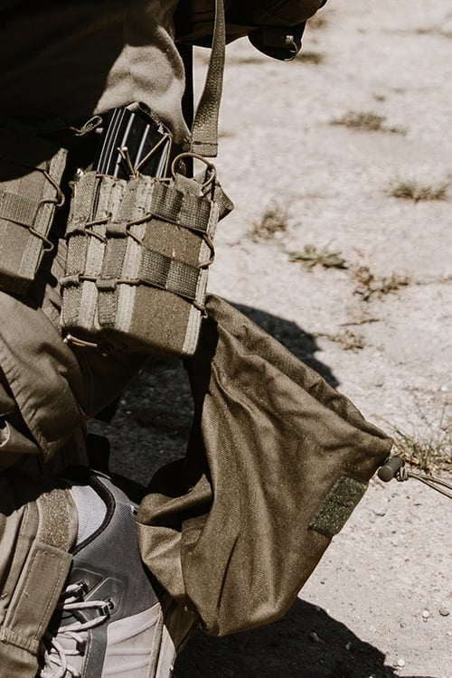 Collapsible Dump Pouch - Olive di 8FIELDS