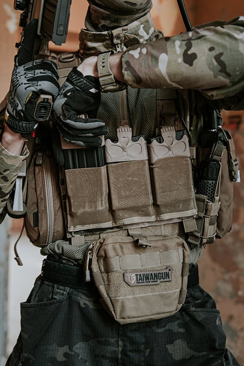 Pouch Elastic Triple per Magazzini di 8FIELDS