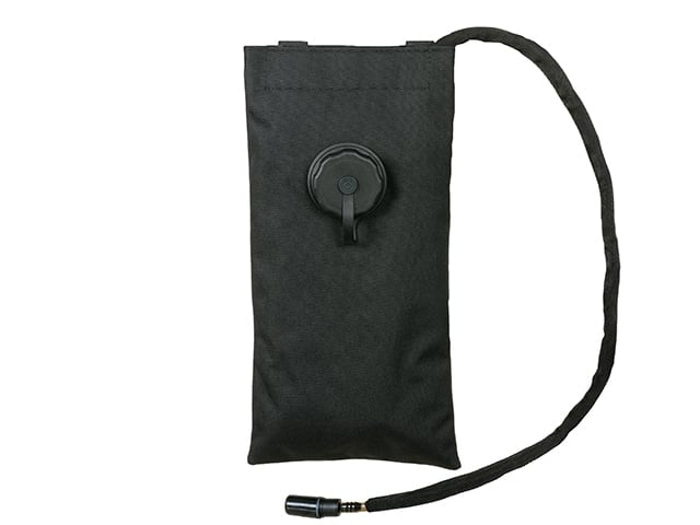 MOLLE Hydration Carrier con Sacca da 2L di 8FIELDS