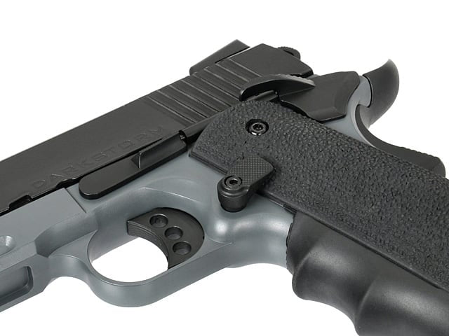 Pistola R32 Darkstorm di ARMY ARMAMENT