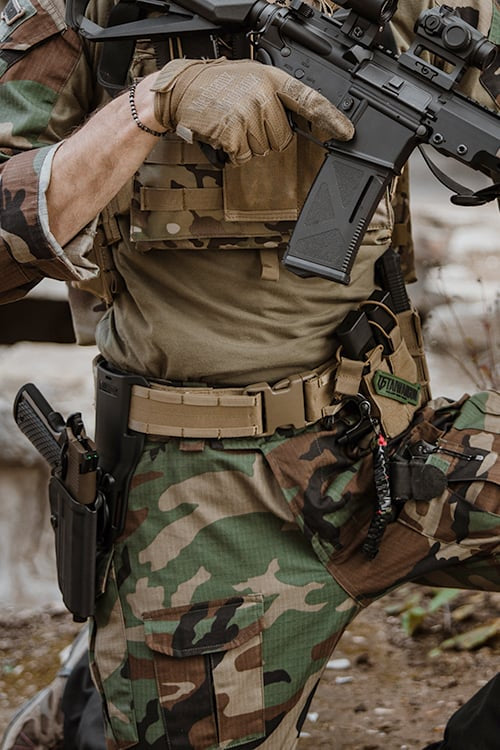 Rigid Combat Belt MOLLE (XL) - Coyote di 8FIELDS
