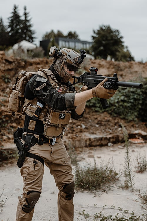 Buckle Up Assault Plate Carrier - Multicamo di 8FIELDS