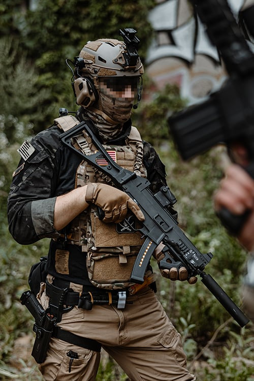Buckle Up Assault Plate Carrier - Multicamo di 8FIELDS