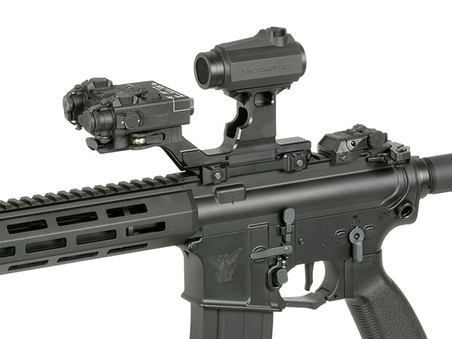 High Mount per Red Dot e PEQ Box di WADSN