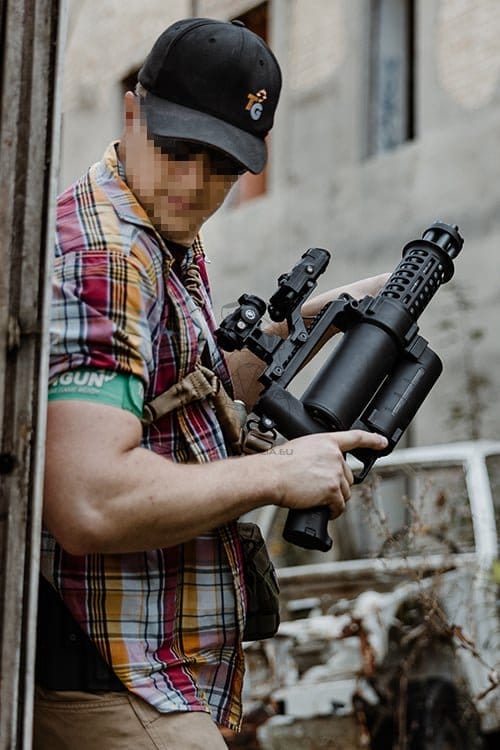 Replica Minigun di WELL