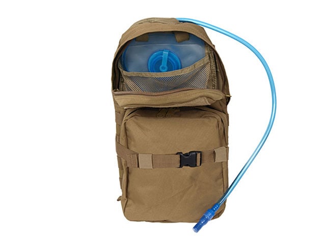MOLLE Hydration H2O Carrier - Coyote di 8FIELDS