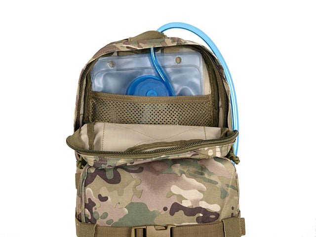 MOLLE Hydration H2O Carrier Multicamo di 8FIELDS