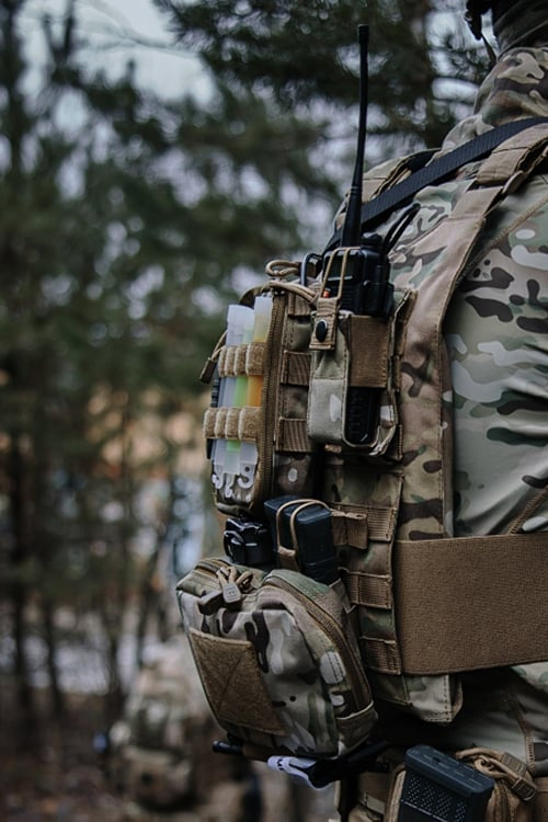 Radio Pouch Multicamo di 8FIELDS