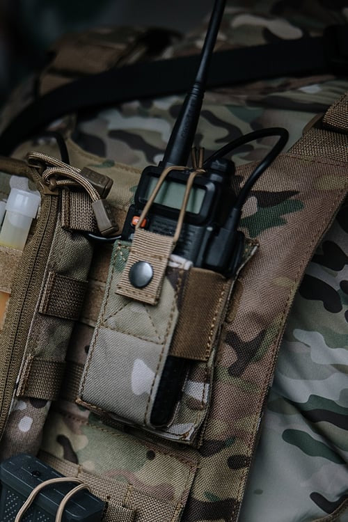 Radio Pouch Multicamo di 8FIELDS