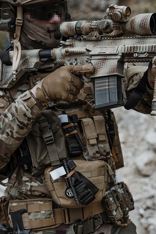 Double Pouch per Caricatori Pistol di 8FIELDS