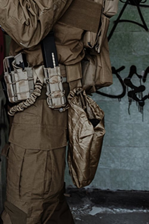 Elastic Dump Pouch Coyote di 8FIELDS