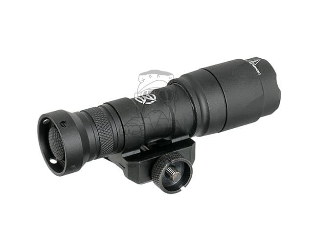 Torcia Tactical M300A Mini Scout 280lm di WADSN