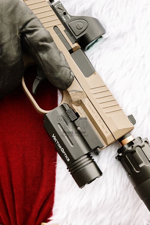 Meteor Pistol LED Flashlight 200LM di VECTOR OPTICS