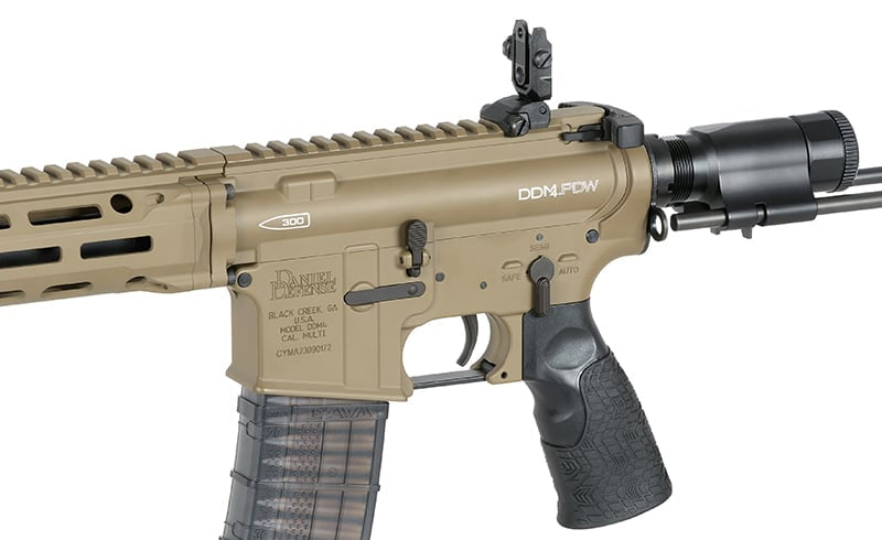 Daniel Defense DDM4 PDW SBR Replica di EMG