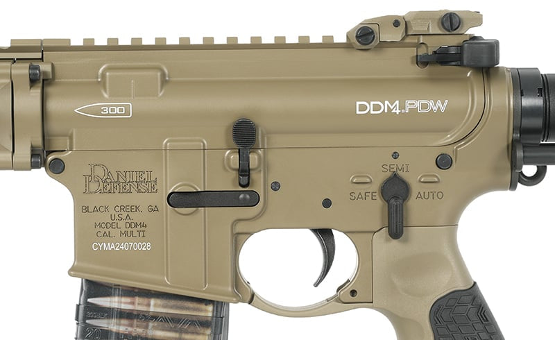 Gas replica Daniel Defense DDM4 CQB PDW - Tan di EMG