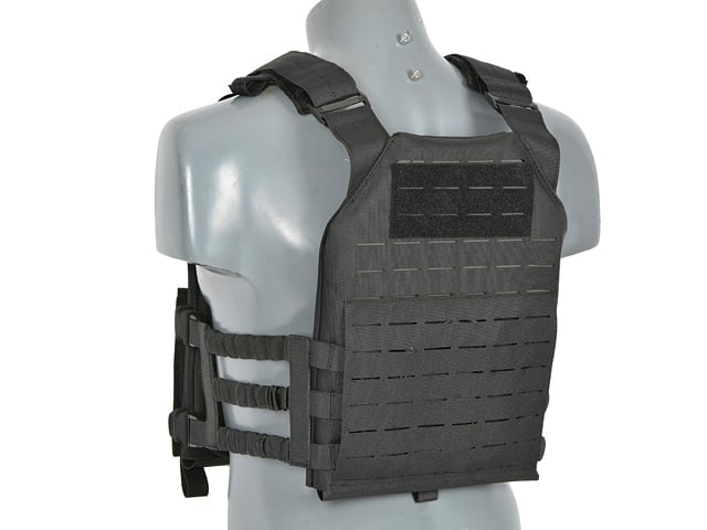 Buckle Up Assault Plate Carrier di 8FIELDS