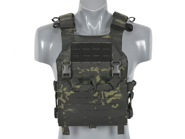 Buckle Up Assault Plate Carrier di 8FIELDS
