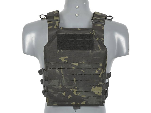 Buckle Up Assault Plate Carrier di 8FIELDS