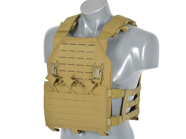 Buckle Up Assault Plate Carrier di 8FIELDS