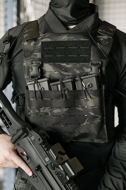 Buckle Up Recon Plate Carrier di 8FIELDS
