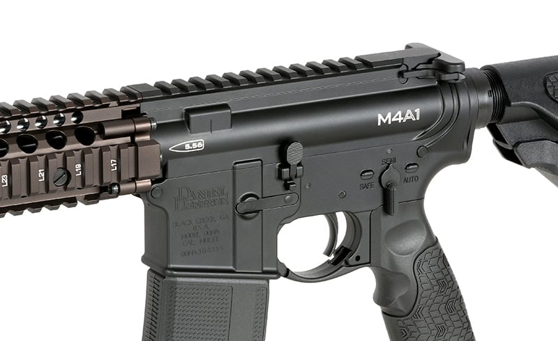 Fucile Airsoft Daniel Defense M4A1 12.5" di EMG