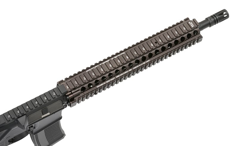 Fucile Airsoft Daniel Defense M4A1 12.5" di EMG
