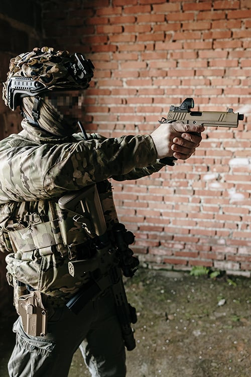 Replica Nighthawk Custom Sand Hawk di RWA