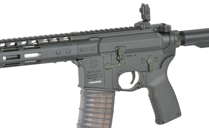 Rifle AEG Noveske 10.5" Shorty 300BLK di EMG