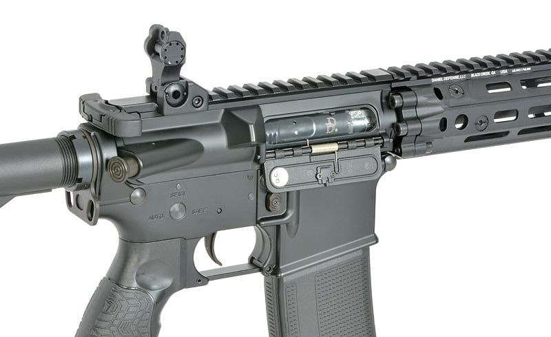 Replica Daniel Defense M4A1 RIII 14.5" di EMG