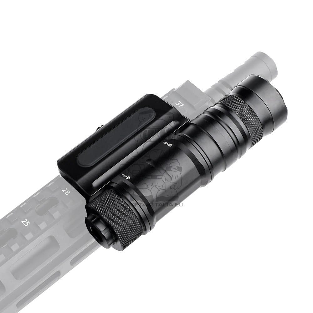 Torcia Tattica LED 1500 Lumens di WADSN