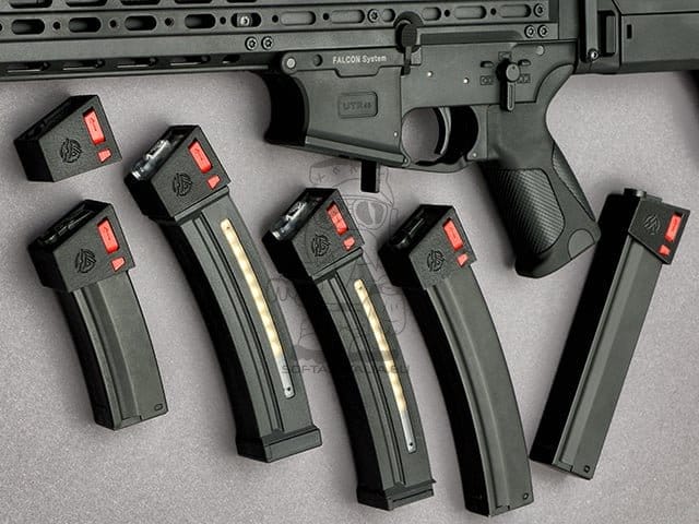 Adattatore caricatore MP5/UTR nero di HADES AIRSOFT