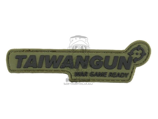 Patch in PVC con logo, verde oliva di 8FIELDS