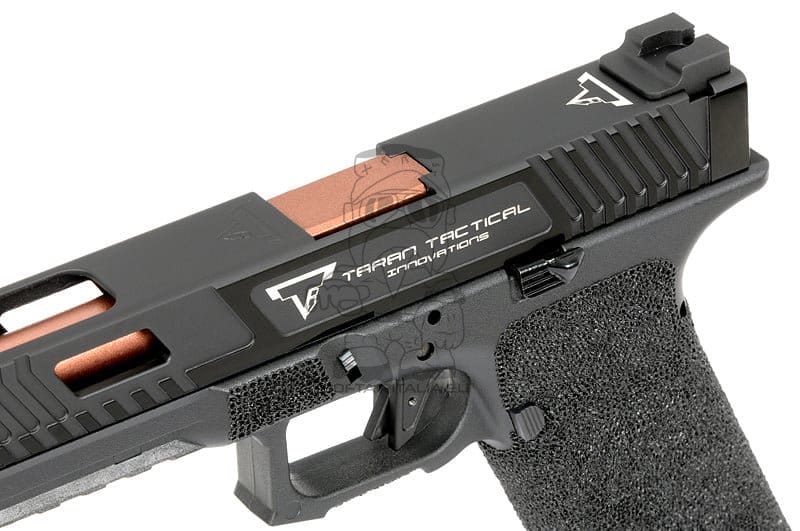 Replica personalizzata TTI JW2 Combat Master di EMG