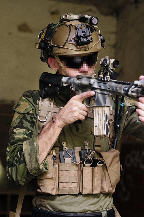 Replica di elmetto balistico Spec-Ops di nuova generazione - Dark Earth di FMA
