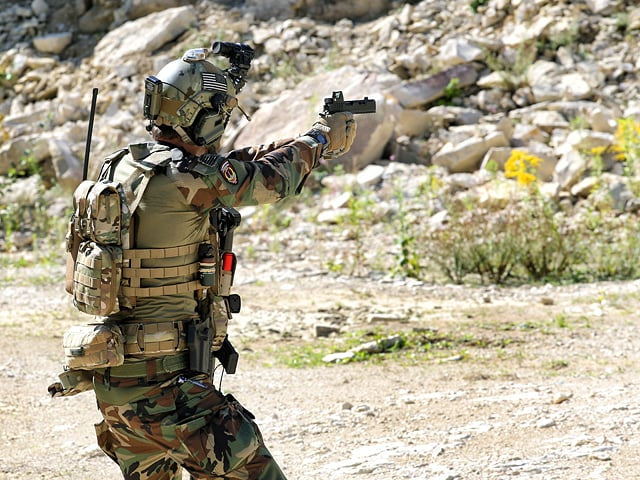Fondina Per-Fit per oltre 80 modelli di pistola nera di AMOMAX