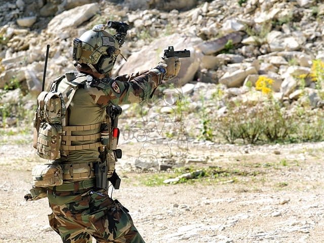 Fondina Per-Fit universale per oltre 80 modelli di pistola Tan di AMOMAX