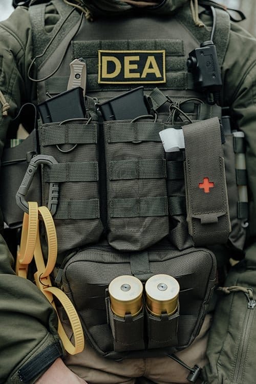 Gilet tattico Jump Plate Carrier con Cummerbund nero di 8FIELDS