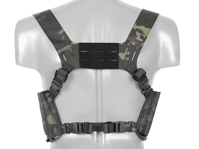 Chest Rig con due tasche per 6 caricatori AR/AK, taglio laser - Multicamo Black di 8FIELDS