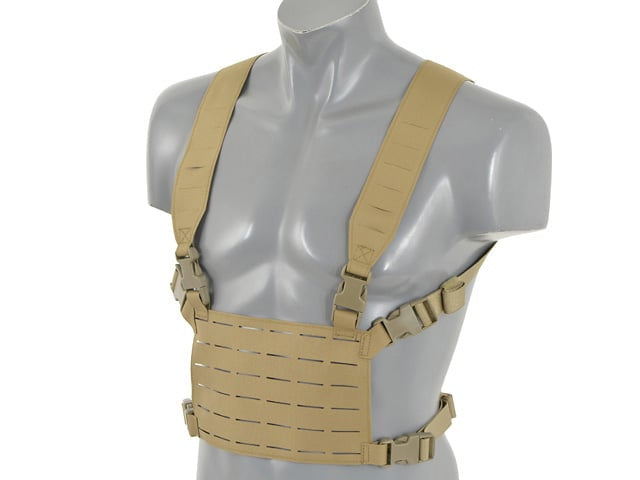 Chest Rig leggero con taglio laser Tan di 8FIELDS