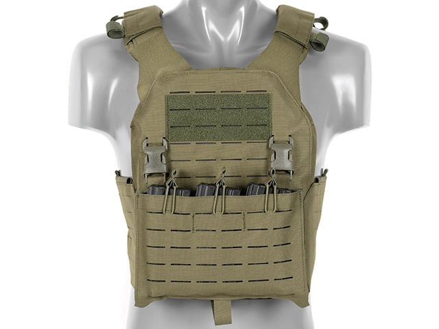 Plate Carrier QRF Laser-Cut Buckle Up con porta caricatori AR15/AK verde oliva di 8FIELDS