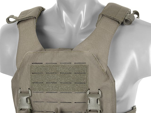 Plate Carrier QRF Laser-Cut con tasca AR/AK - Ranger Green di 8FIELDS