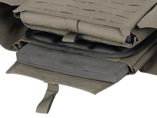 Plate Carrier QRF Laser-Cut con tasca AR/AK - Ranger Green di 8FIELDS
