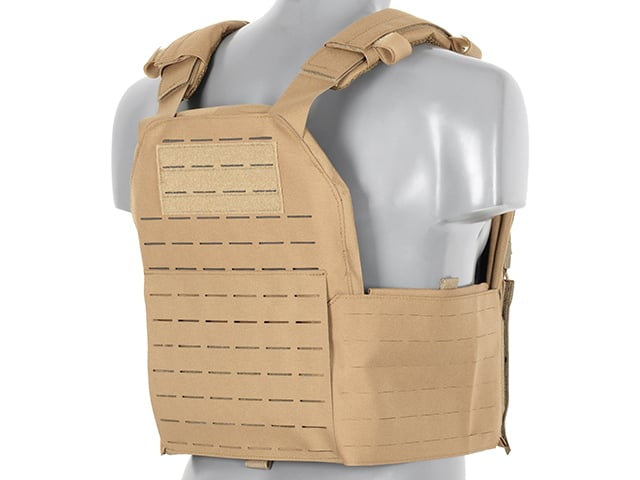 Plate Carrier tattico QRF Laser-Cut Buckle Up con porta caricatori AR15/AK tan di 8FIELDS