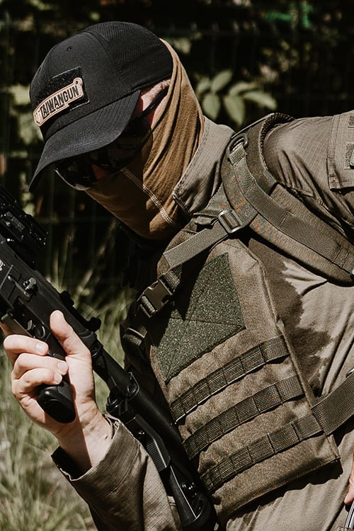 Gilet Tattico con Inserti Soft Armor di 8FIELDS
