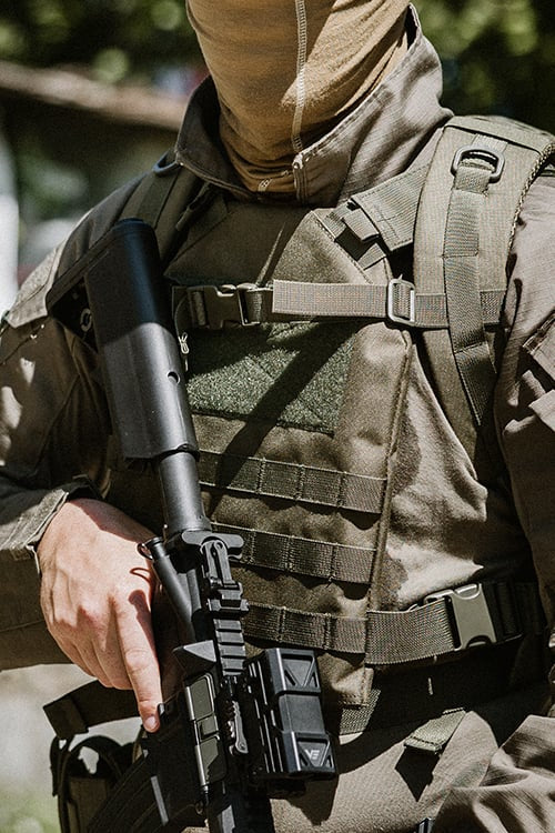 Gilet Tattico con Inserti Soft Armor di 8FIELDS